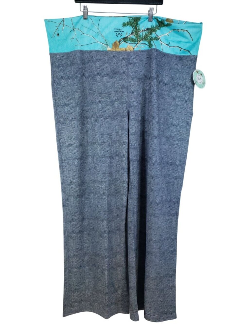 Realtree Xtra Colors Yoga Pants Women's Size 4X (26-28) Gray Aqua Camo